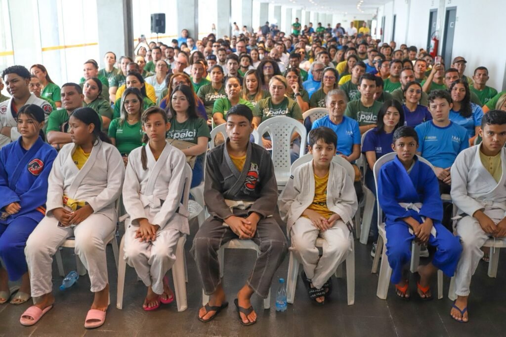 Sedel oferece aulas de xadrez para crianças e adolescentes em Manaus