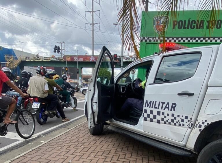 Polícia Militar prende 17 foragidos da Justiça, sendo sete com apoio do Paredão