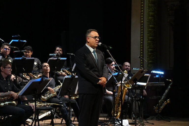 ‘Tom de Bossa’: Amazonas Band leva a bossa nova ao palco do Teatro da Instalação