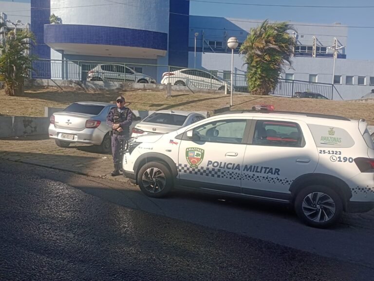 Polícia Militar do Amazonas prende homem por ameaçar companheira e danificar viatura na zona centro-oeste