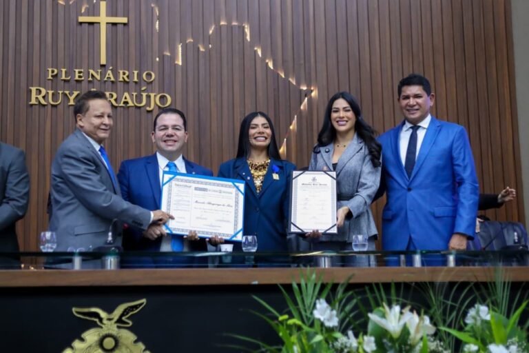 Marciele Albuquerque recebe honrarias da Aleam