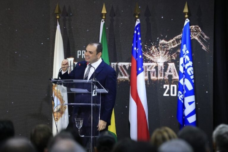 Roberto Cidade destaca fortalecimento da Zona Franca durante premiação da indústria