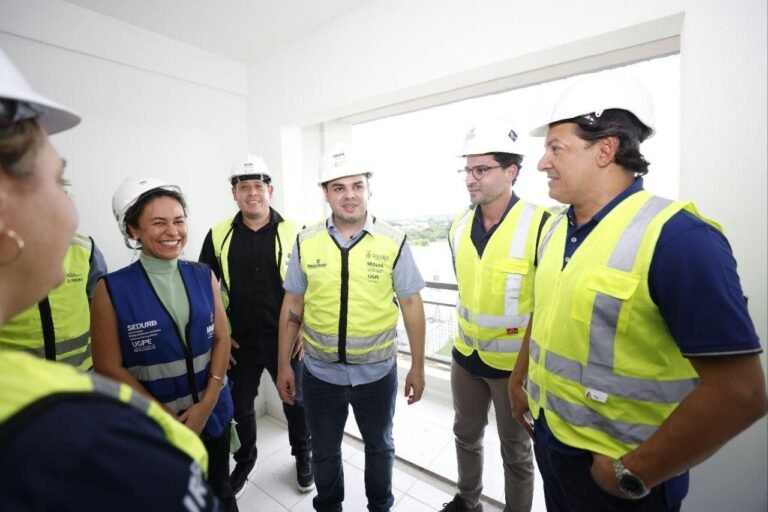 Cidade vistoria obras do Residencial Novo Aleixo
