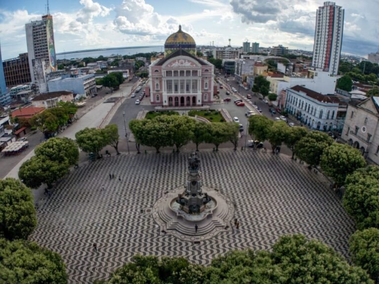 Largo de São Sebastião terá transmissão da estreia do Brasil na Copa com shows