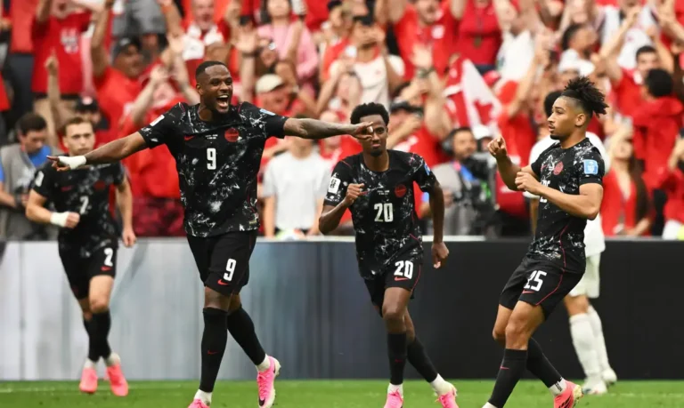 Canadá vence pela primeira vez em uma Copa